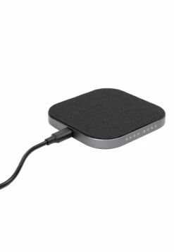 Boss Wireless Charger Illusion Dark Chrome - Laadstation - Black -Boss 000a33249e3e4ca6b1968126326d07fa