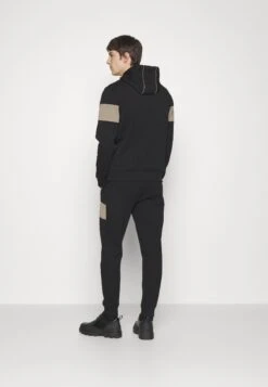 Boss Tracksuit Set - Trainingspak - Black -Boss 61e04025aab74d5381ccf6911e07fa93