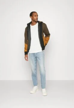 Boss Steele- Jas - Brown 13 Boss Steele- Jas - Brown -Boss 70c348d112d24c199b855707f1c1b6e9