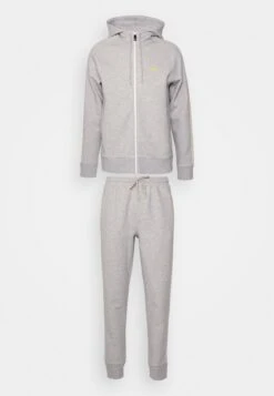 Boss Set - Trainingspak - Light/Pastel Grey 16 Boss Set - Trainingspak - Light/Pastel Grey -Boss 8ee05d0ea3e34d84b8b308706915e356