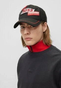 Boss Finn - Pet - Black One