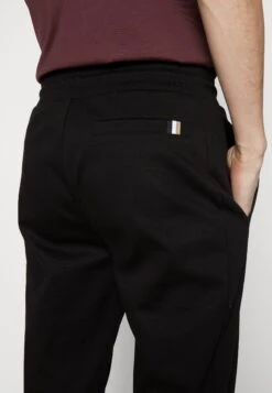 Boss Lamont - Trainingsbroek - Black -Boss de18c58ef4194866a90bf00cb6dc727f
